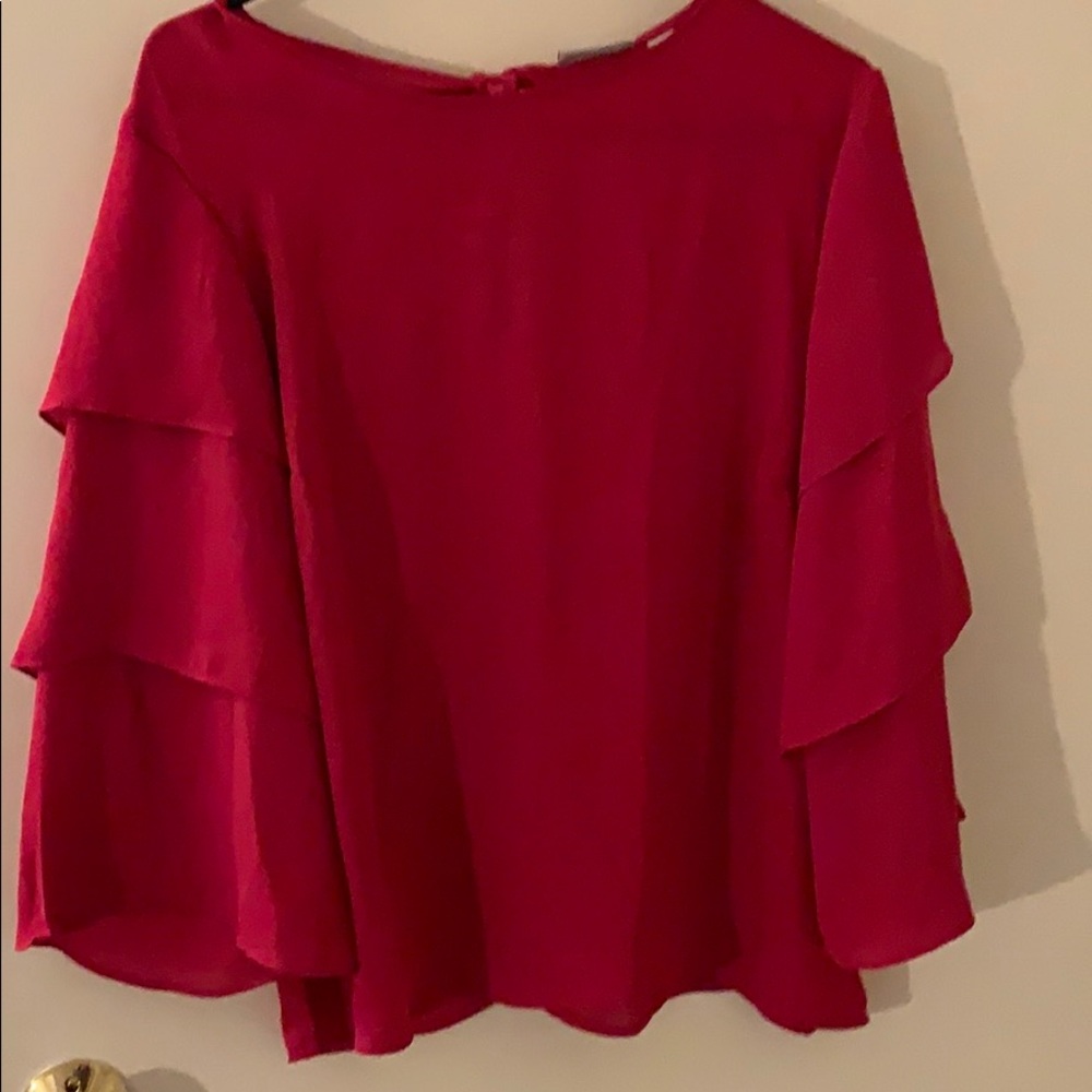 Adorable pink ruffled 3/4 sleeve blouse